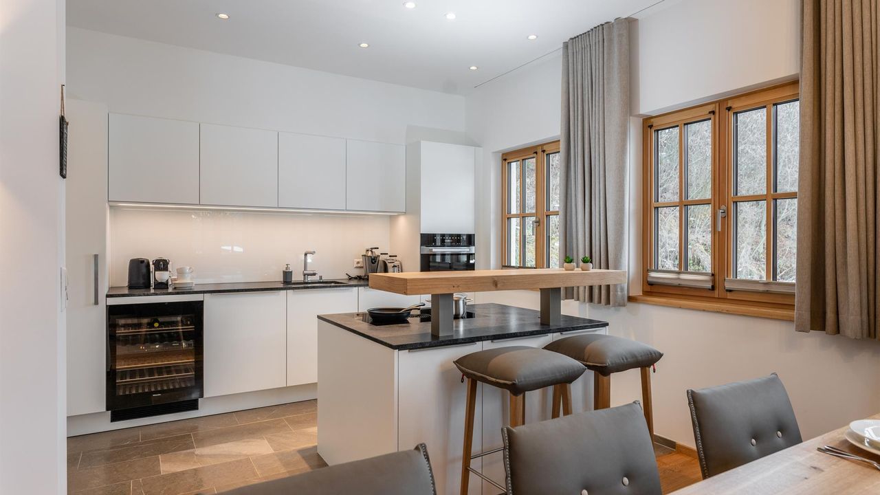 hochwertige Küche mit Miele- Geräten hochwertige Küche mit Miele- Geräten